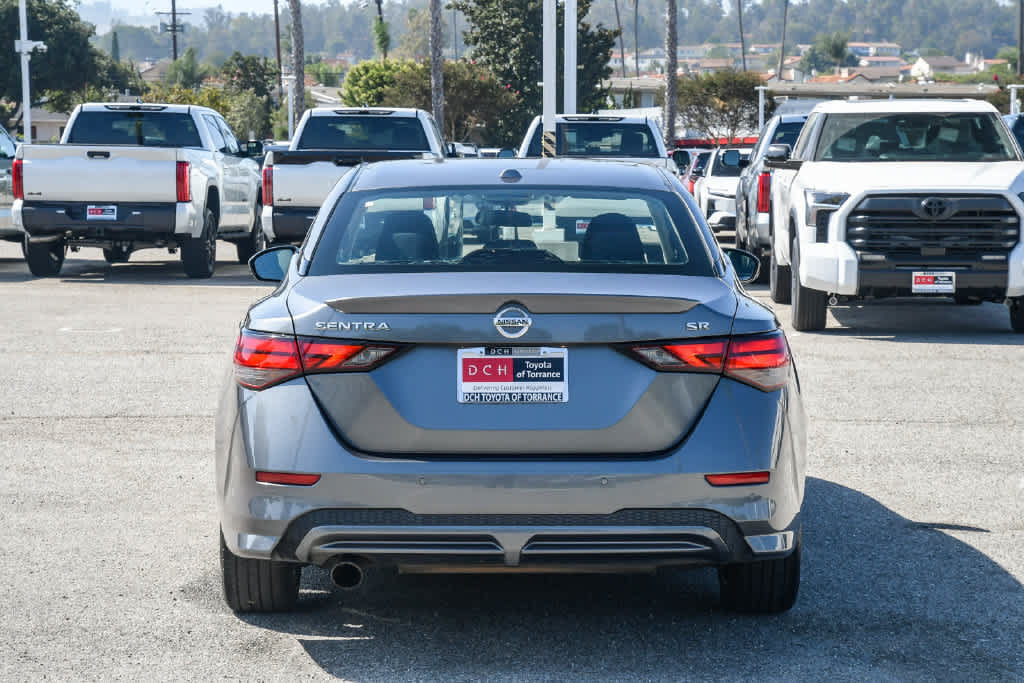 Used 2022 Nissan Sentra SR w/ Lighting Package FWD image 9