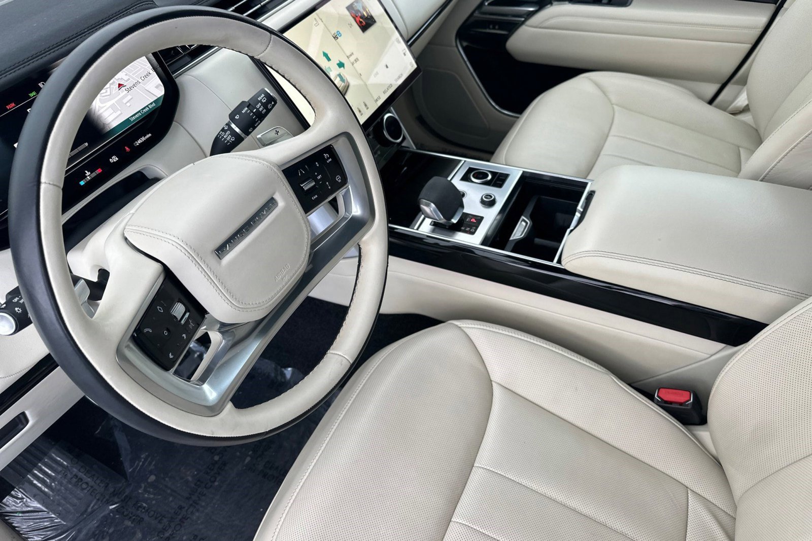 Used 2023 Land Rover Range Rover SE image 5