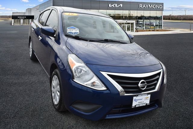 Used 2019 Nissan Versa SV image 10