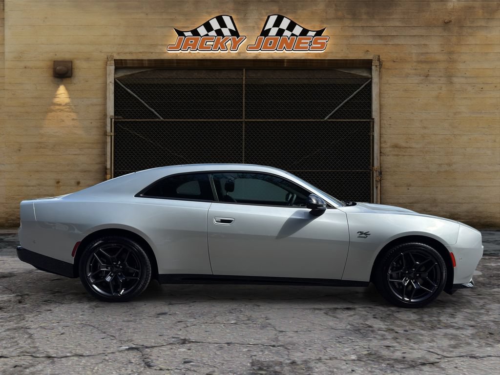 Used 2024 Dodge Charger Daytona R/T w/ Plus Group AWD/4WD image 12