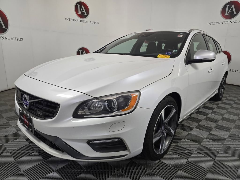 Used 2015 Volvo V60 T6 R-Design Platinum image 5