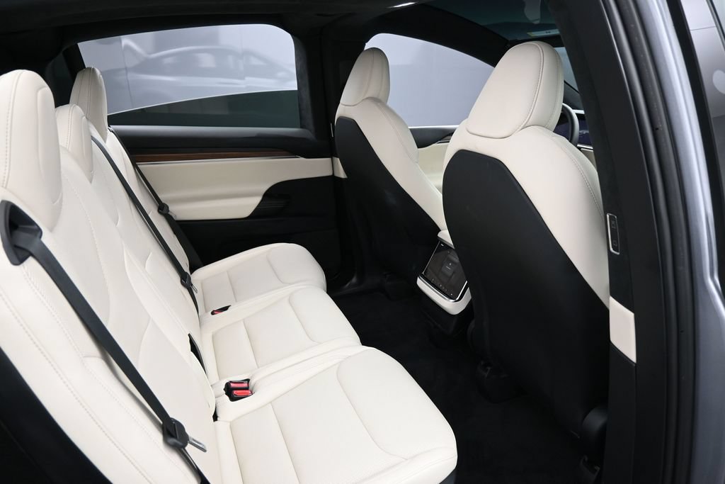 Used 2025 Tesla Model X AWD/4WD image 28