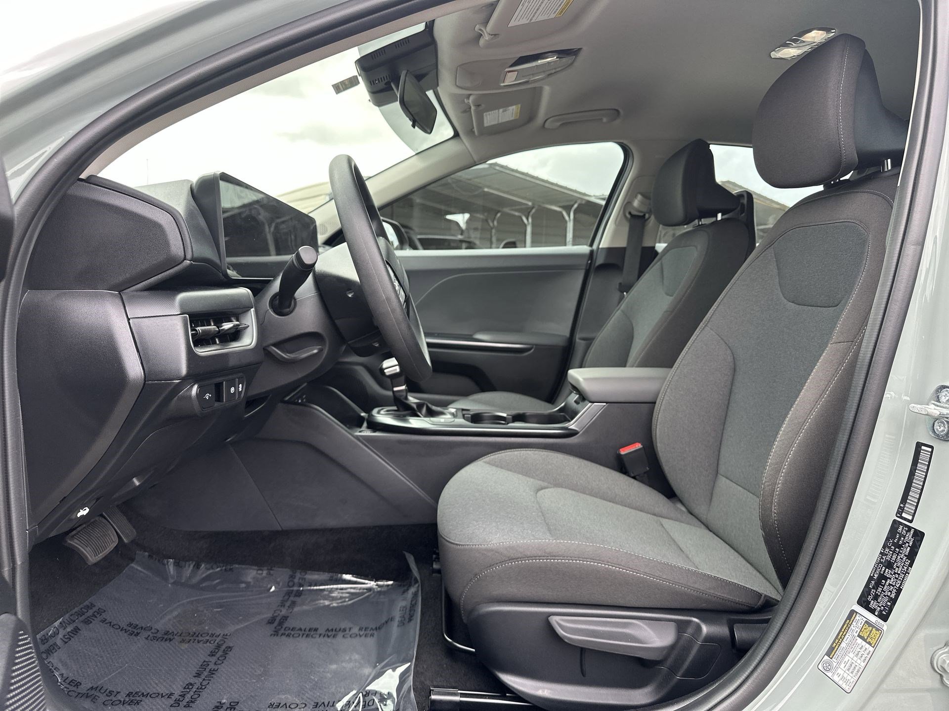 Used 2025 Kia K4 LXS image 13