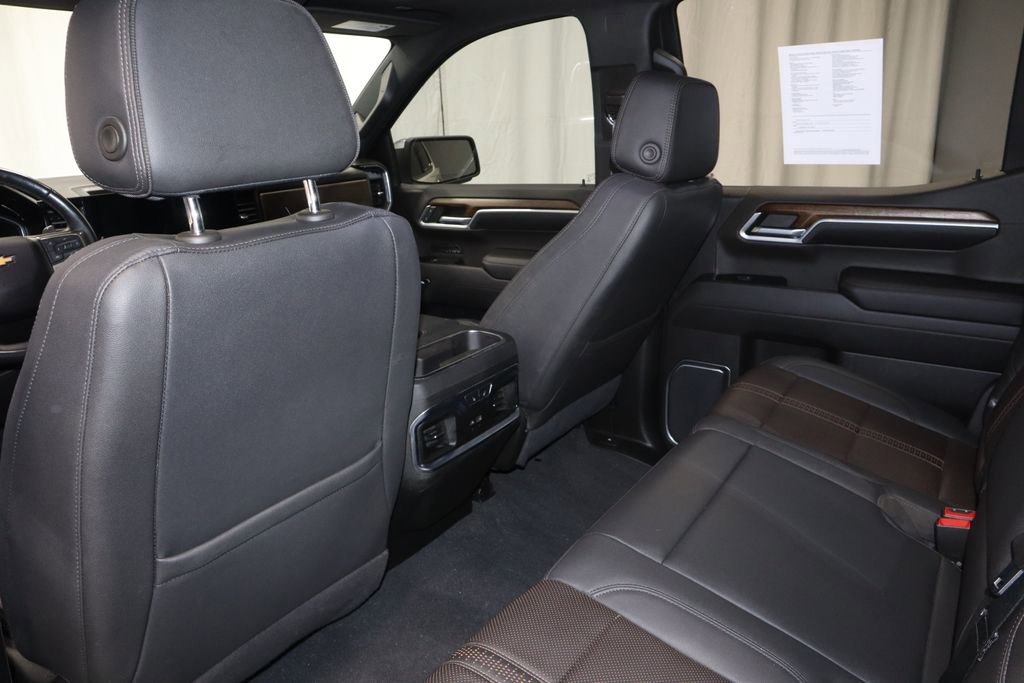 Used 2022 Chevrolet Silverado 1500 High Country w/ High Country Premium Package AWD/4WD image 21