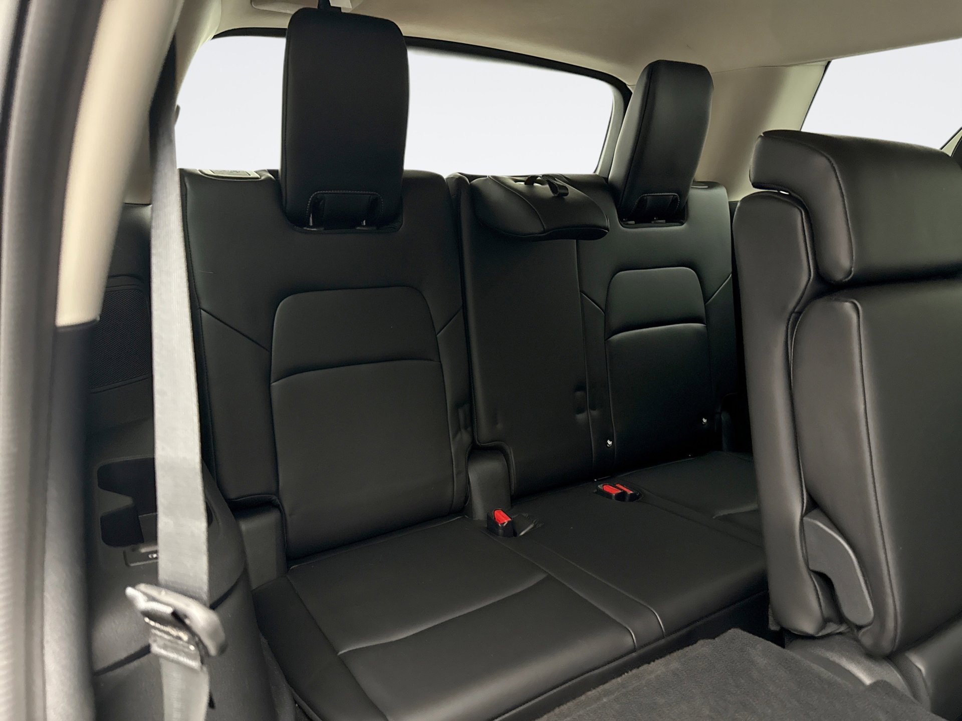 Used 2025 Nissan Pathfinder Platinum w/ Cargo Package image 19