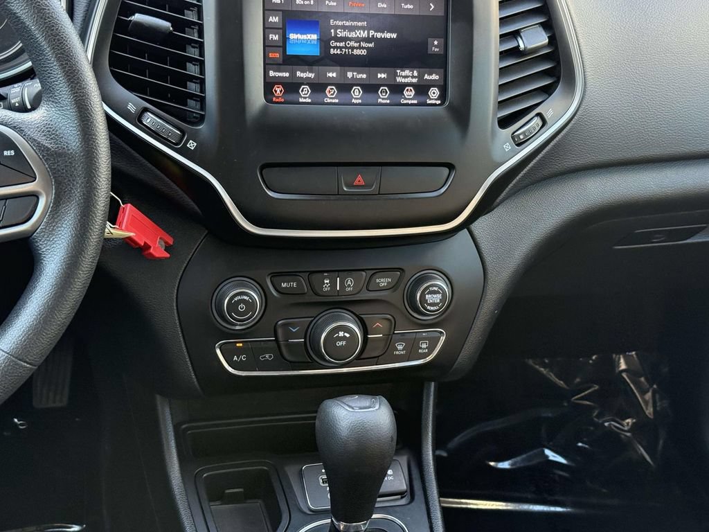 Used 2019 Jeep Cherokee Latitude w/ Popular Appearance Group FWD image 20
