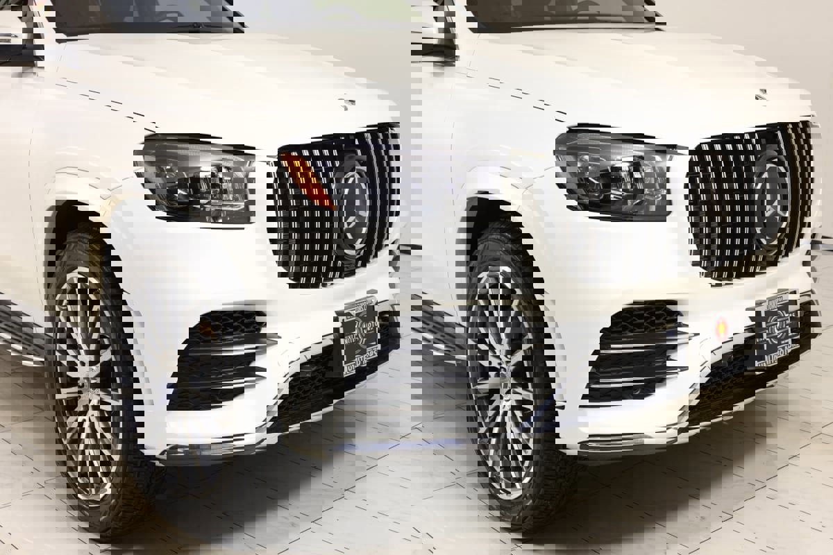 Used 2023 Mercedes-Benz GLS 580 4MATIC image 38