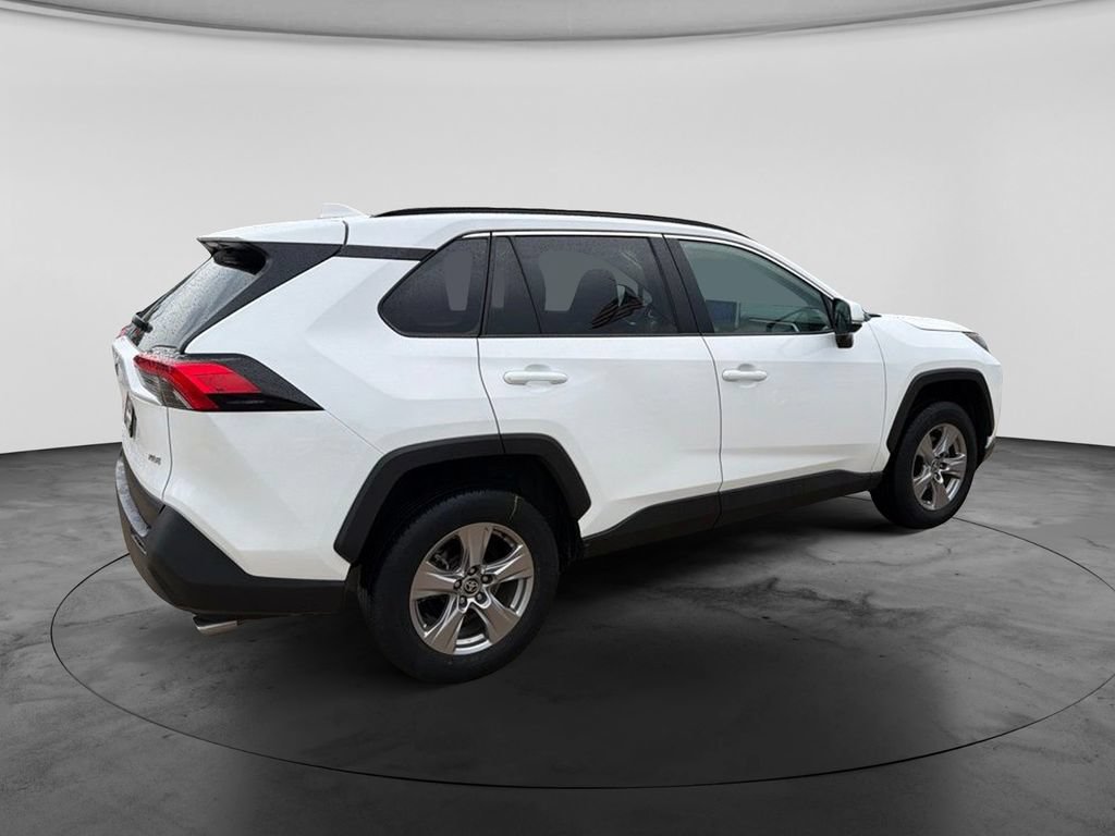 Used 2025 Toyota RAV4 XLE FWD image 11