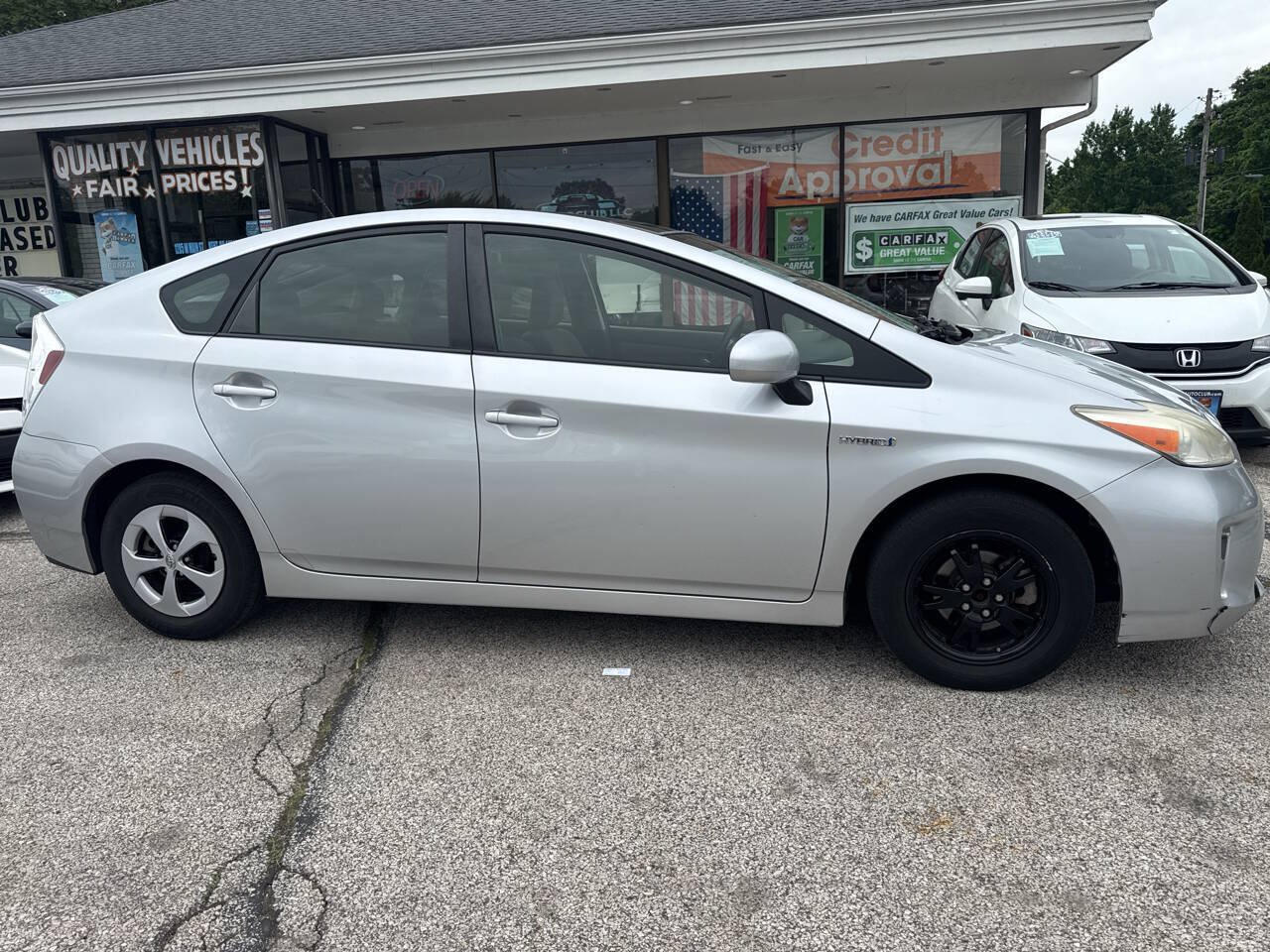 Used 2013 Toyota Prius Three w/ Solar Roof Pkg FWD image 5