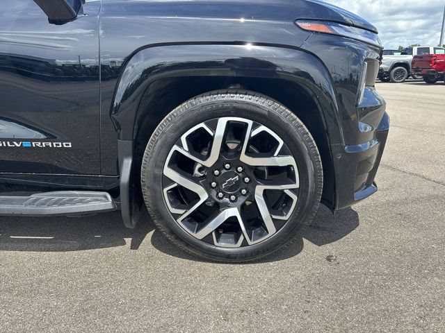 Certified 2025 Chevrolet Silverado EV RST AWD/4WD image 14