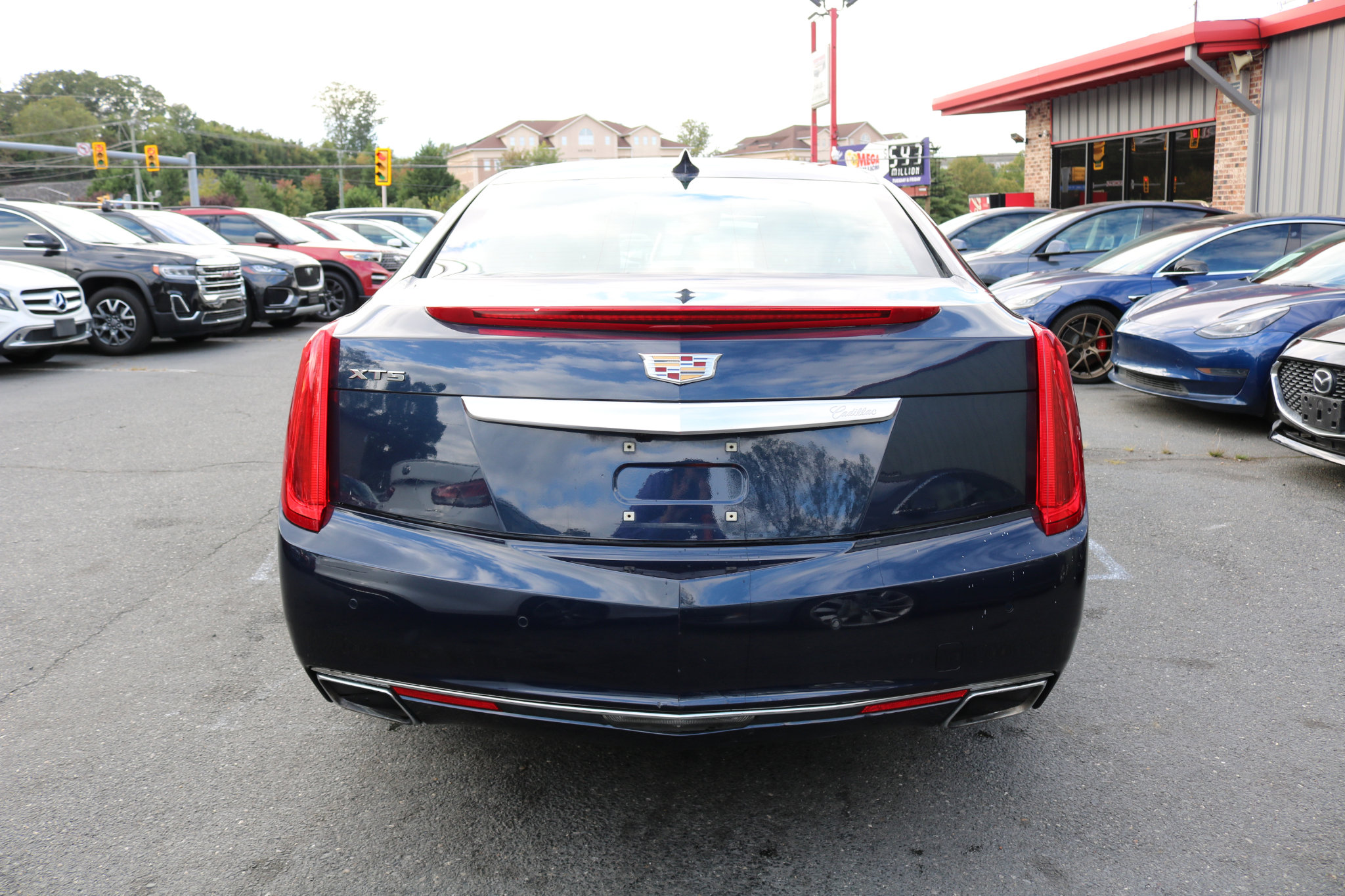 Used 2016 Cadillac XTS Luxury w/ Driver Awareness Package image 3