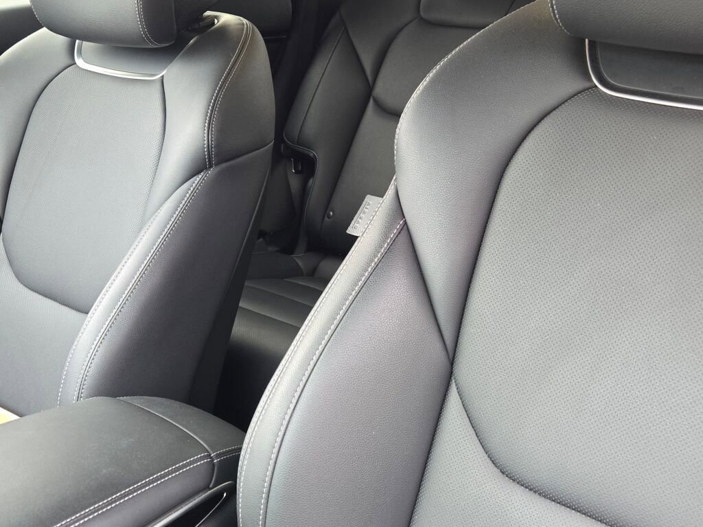 Used 2025 Genesis GV70 2.5T image 23