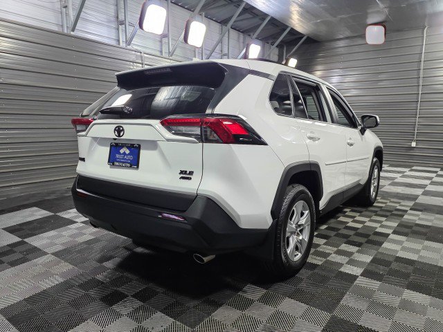 Used 2020 Toyota RAV4 XLE w/ Convenience Package AWD/4WD image 5