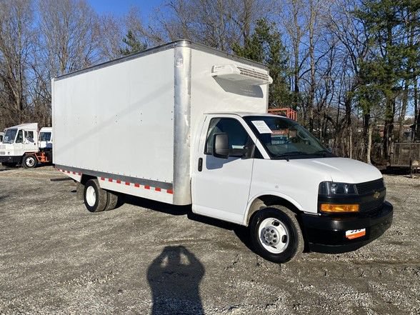 Used 2024 Chevrolet Express 3500 w/ Power Convenience Package RWD image 3