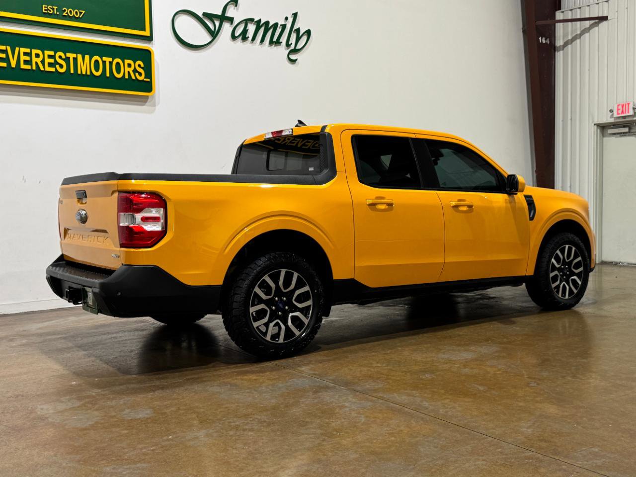 Used 2022 Ford Maverick Lariat w/ Lariat Luxury Package image 9