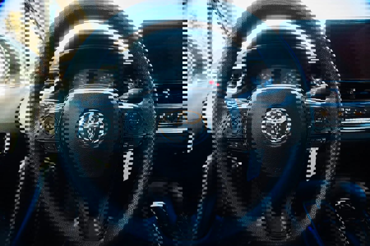 Used 2023 Toyota Corolla LE image 13