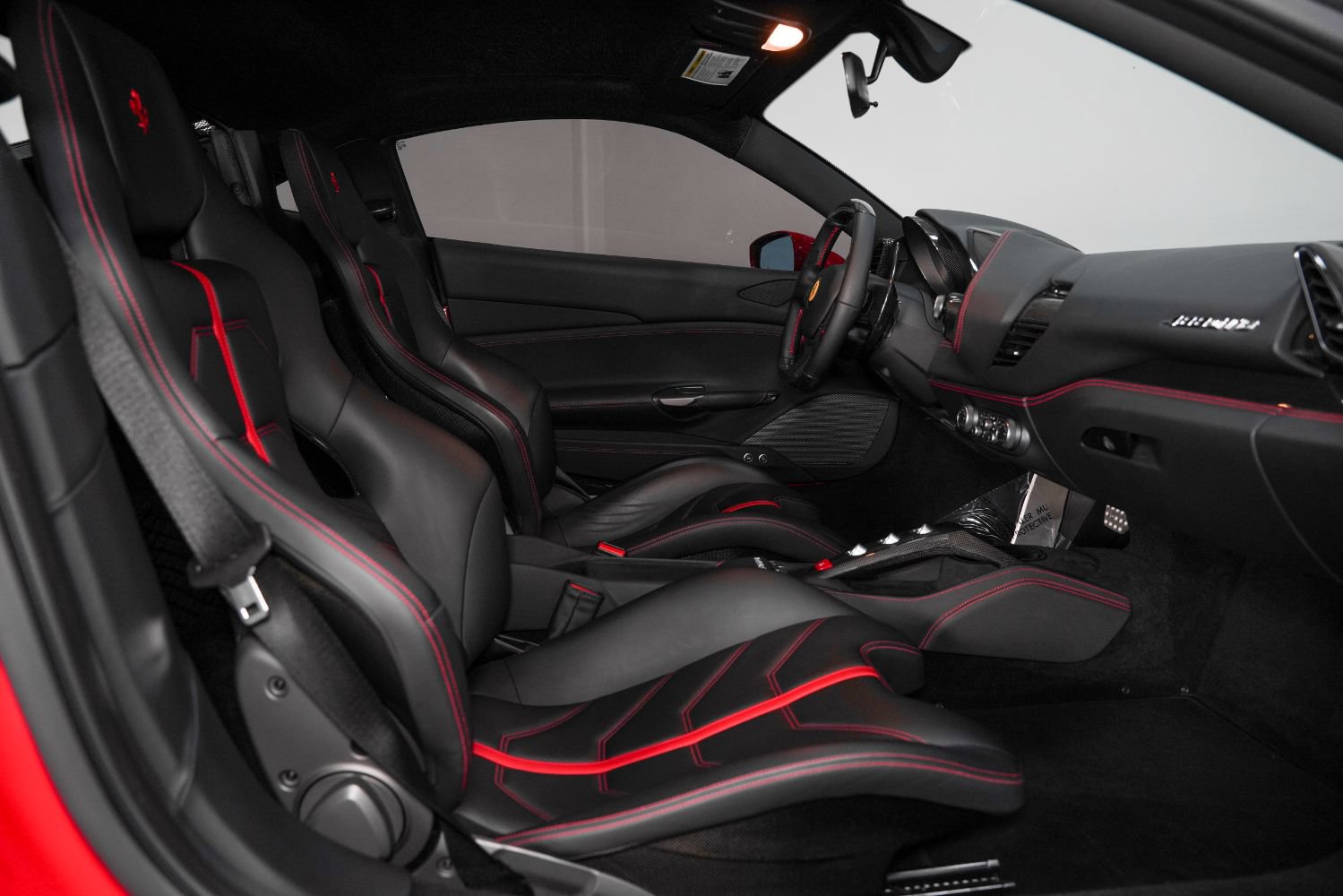 Used 2017 Ferrari 488 GTB RWD image 27