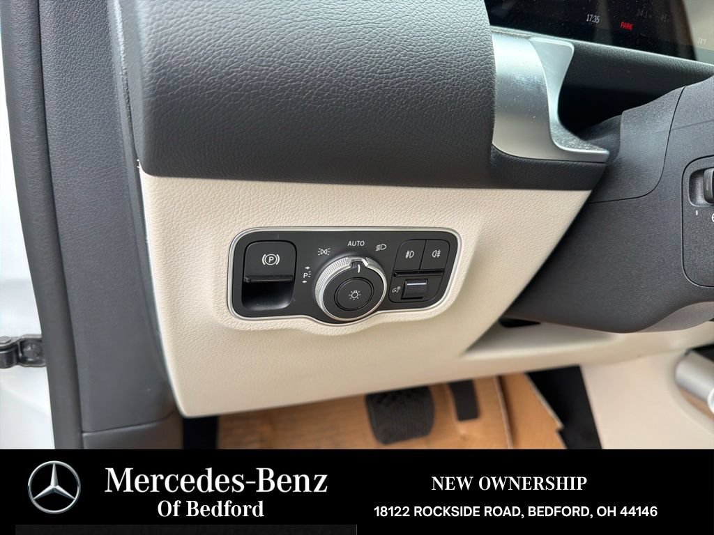 New 2026 Mercedes-Benz GLB 250 4MATIC image 9