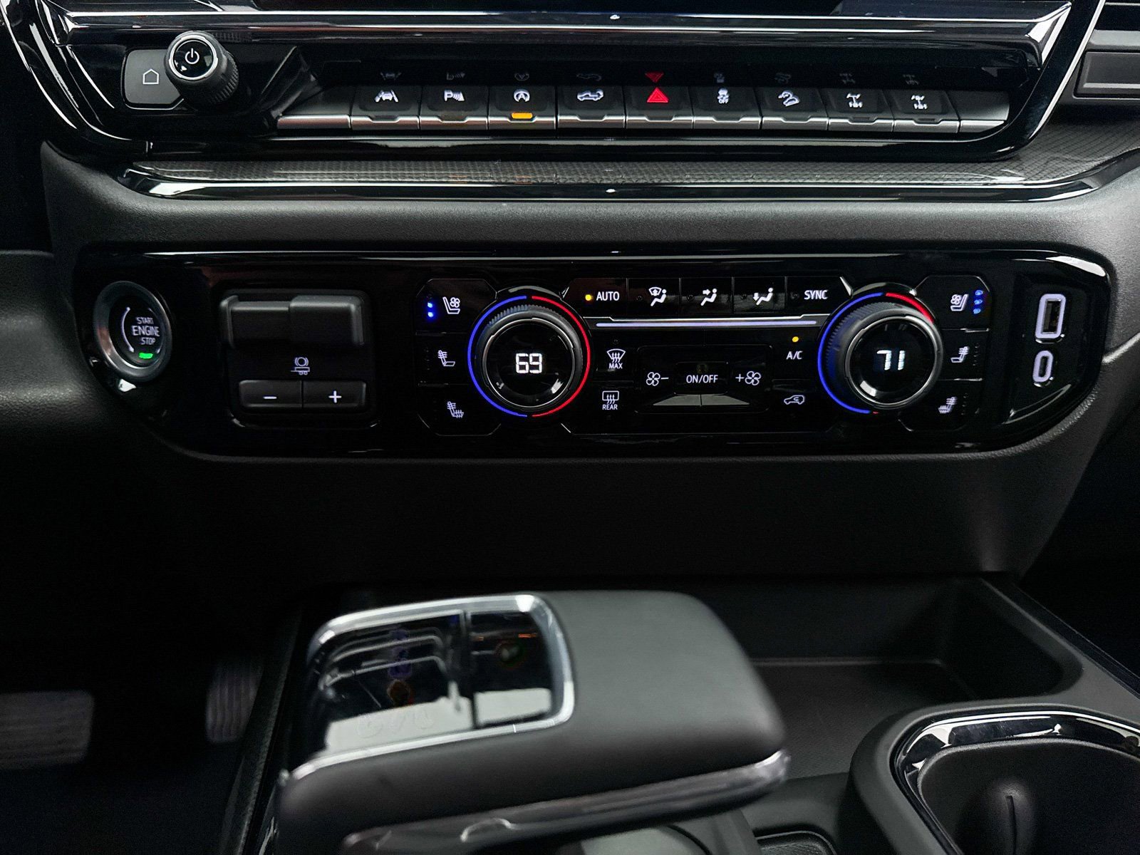 Used 2025 Chevrolet Silverado 1500 ZR2 w/ Technology Package image 39