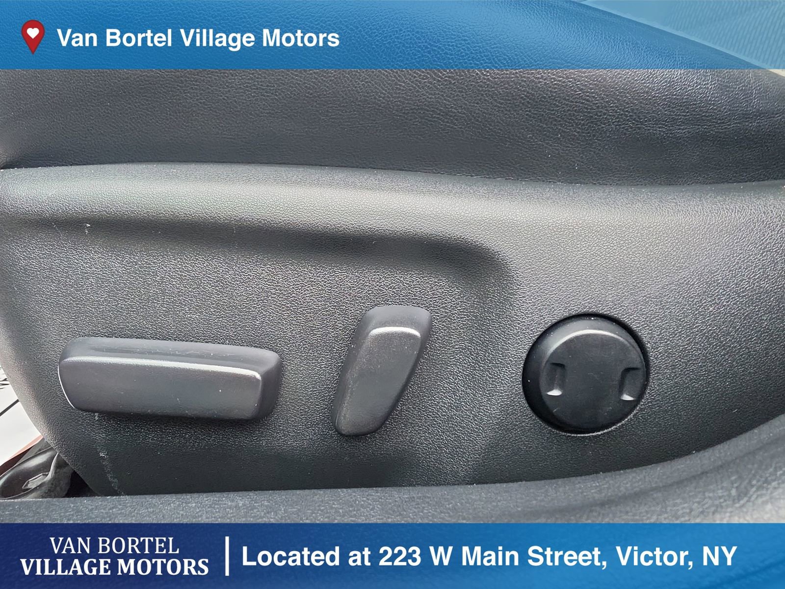 Used 2017 Toyota Camry SE FWD image 13
