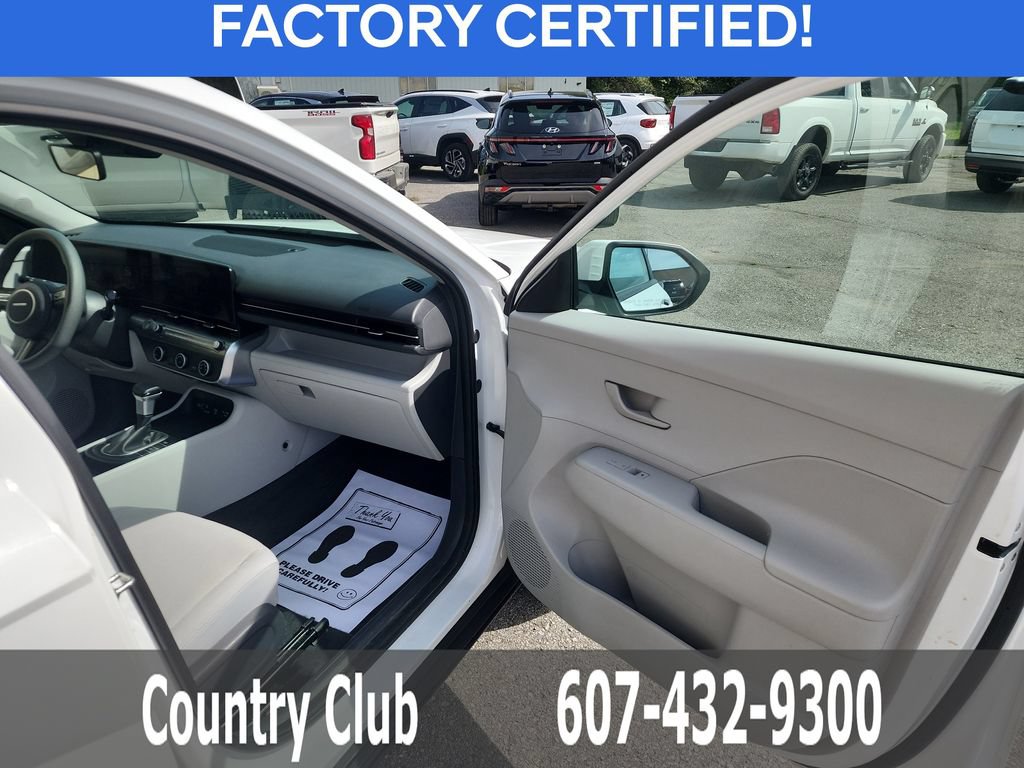 Certified 2025 Hyundai Kona SE AWD/4WD image 28
