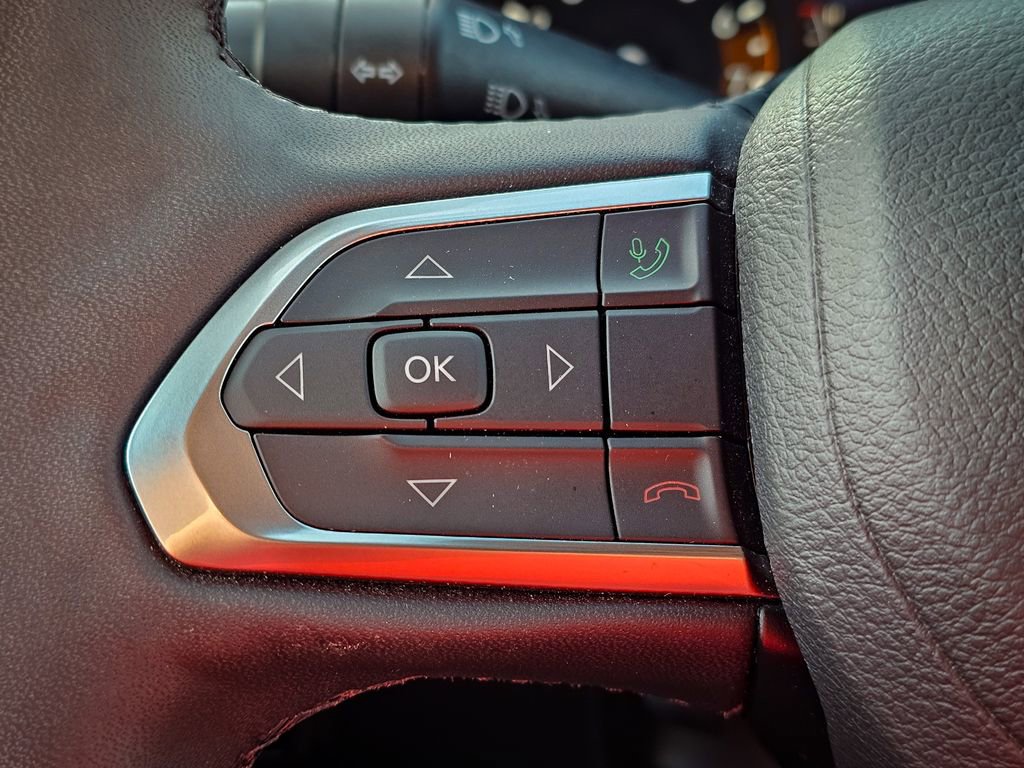 Used 2024 Jeep Compass Latitude image 18