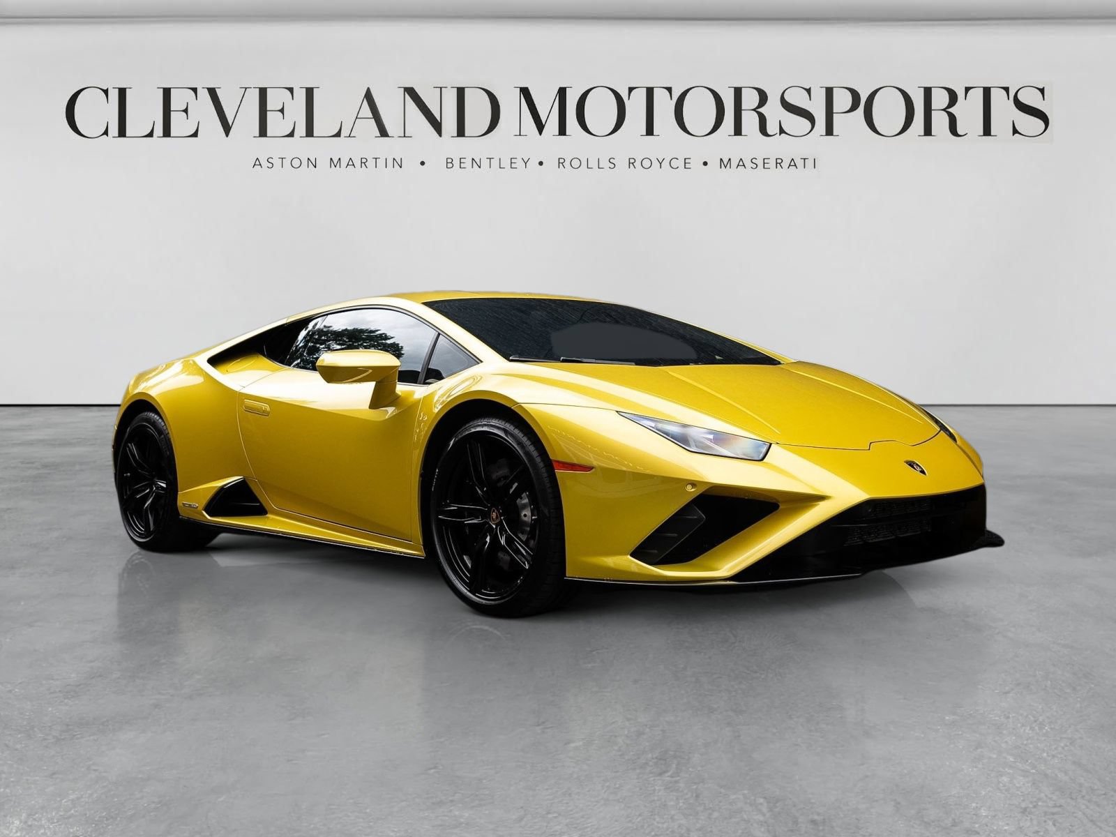 Used 2020 Lamborghini Huracan EVO RWD image 1