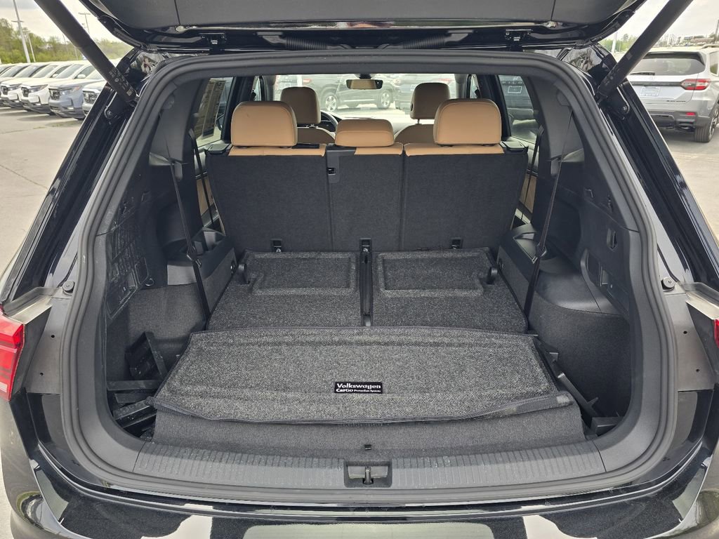 Used 2024 Volkswagen Tiguan SE image 25