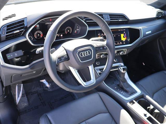 Used 2023 Audi Q3 2.0T Premium Plus w/ Premium Plus Package AWD/4WD image 13