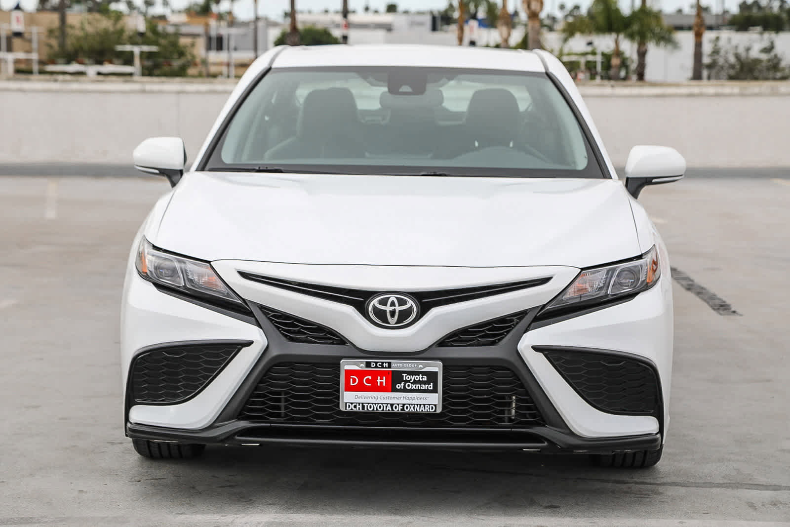 Used 2021 Toyota Camry SE w/ Convenience Package image 3