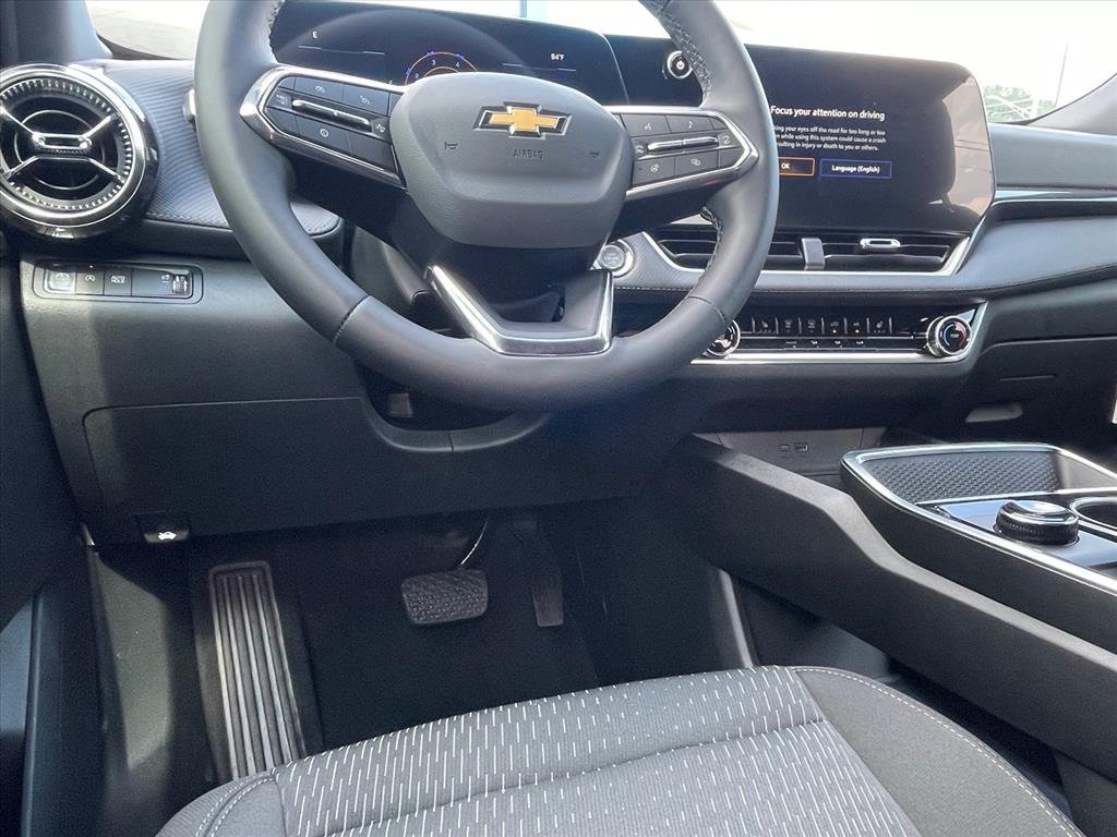New 2026 Chevrolet Equinox LT w/ Safety and Technology Package FWD image 9