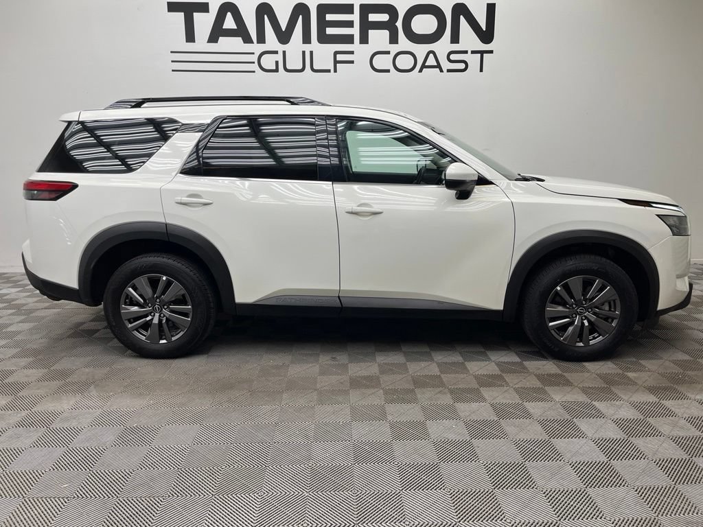 Used 2025 Nissan Pathfinder SV AWD/4WD image 4