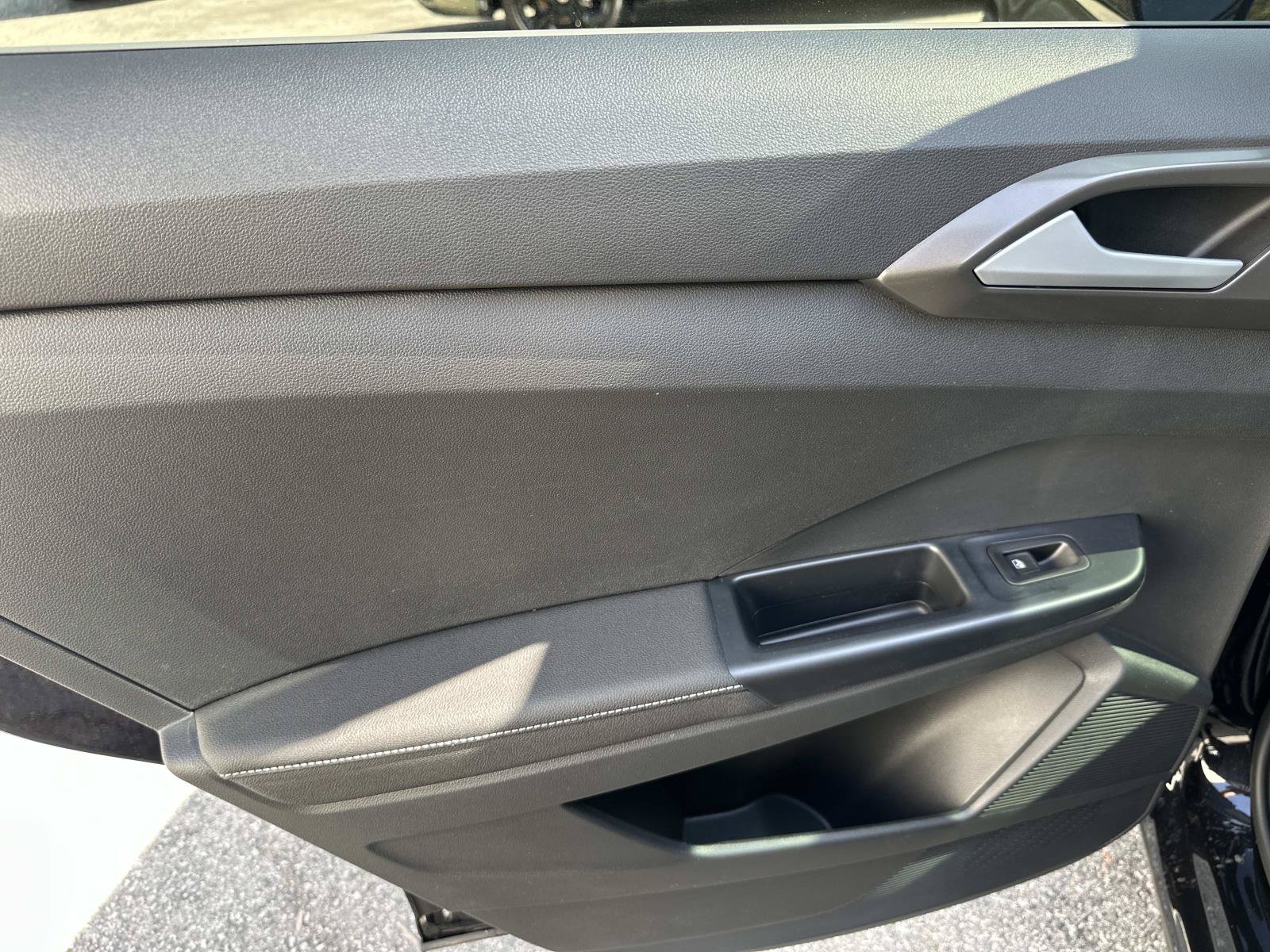 New 2027 Volkswagen Taos SE FWD image 26