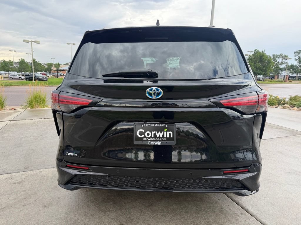 Used 2023 Toyota Sienna XSE w/ XSE Plus Package AWD/4WD image 7