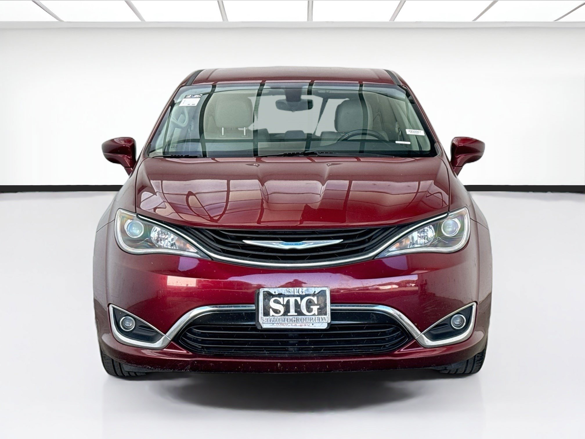 Used 2018 Chrysler Pacifica Touring-L FWD image 2