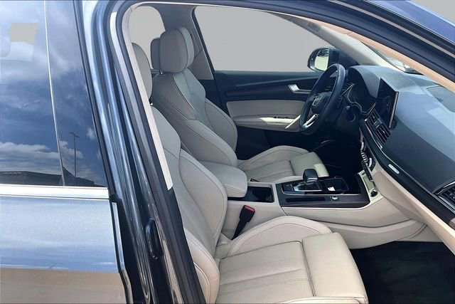 Used 2023 Audi Q5 e Premium Plus w/ Premium Plus Package AWD/4WD image 7