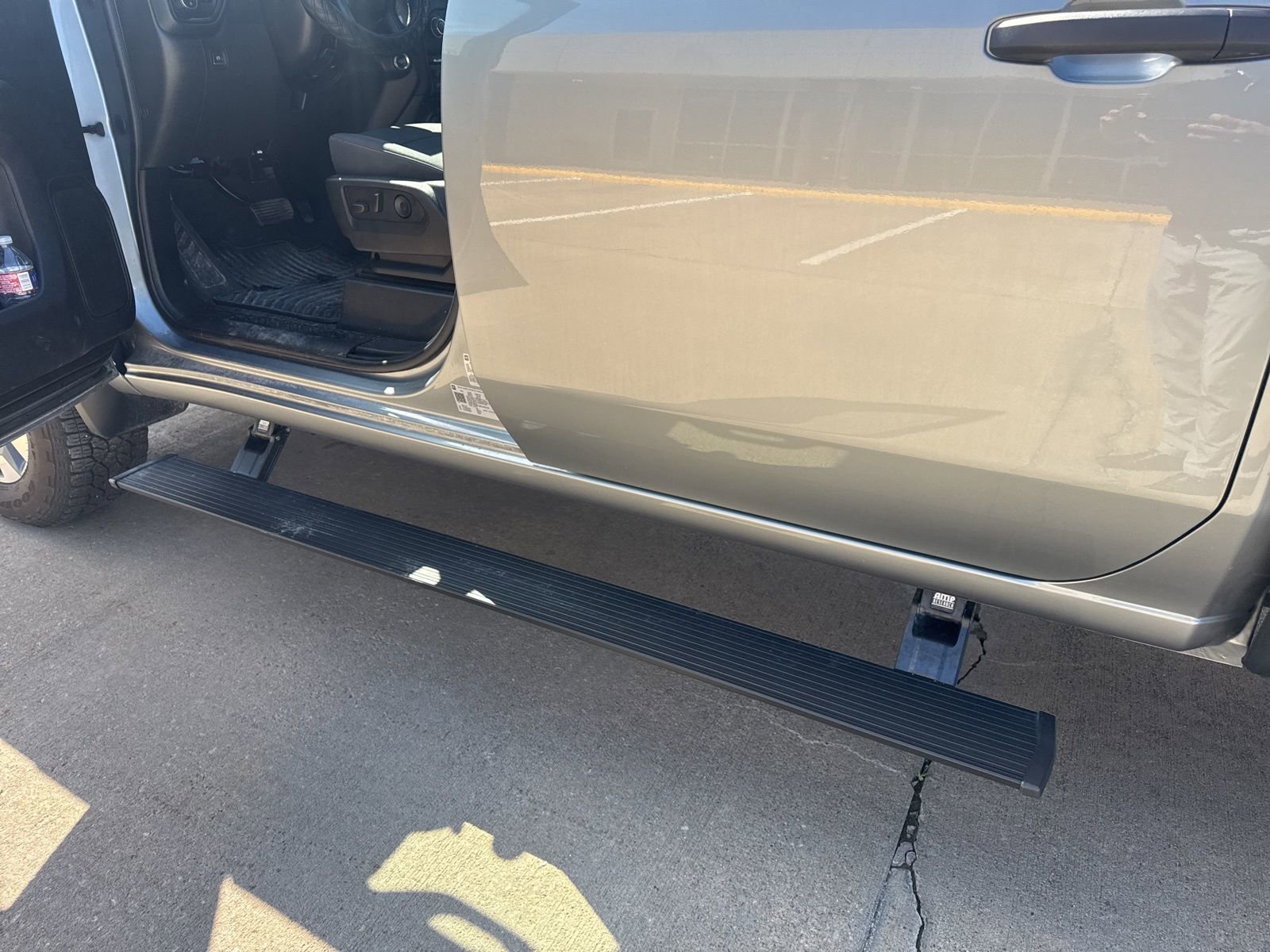 Used 2024 Chevrolet Silverado 2500 Custom w/ Custom Value Package image 9