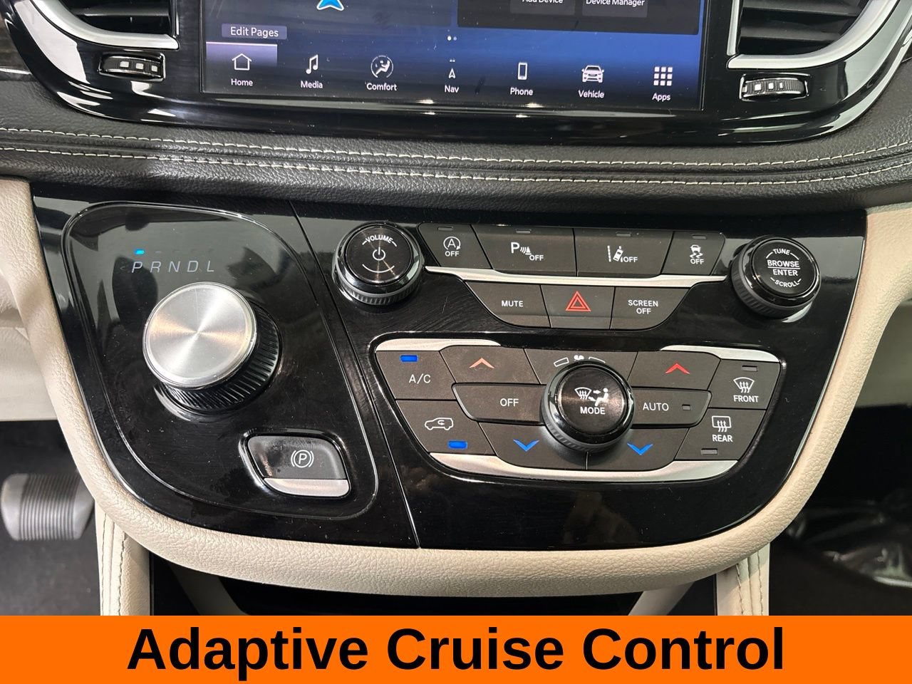 Used 2024 Chrysler Pacifica Limited FWD image 21