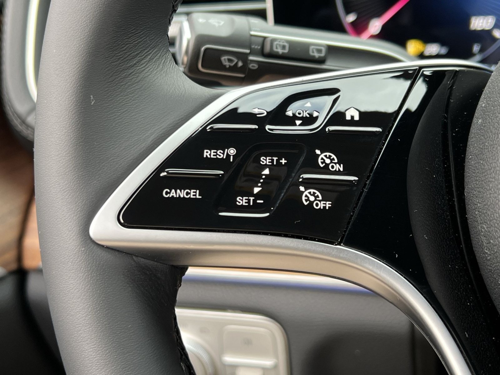 Certified 2026 Mercedes-Benz GLE 350 4MATIC image 30