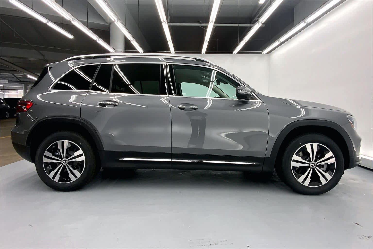 New 2026 Mercedes-Benz GLB 250 image 9