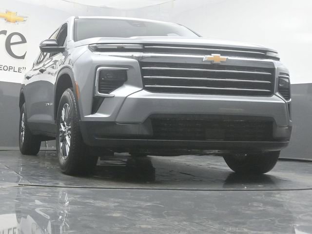 New 2026 Chevrolet Traverse LT w/ Driver Confidence Package FWD image 3