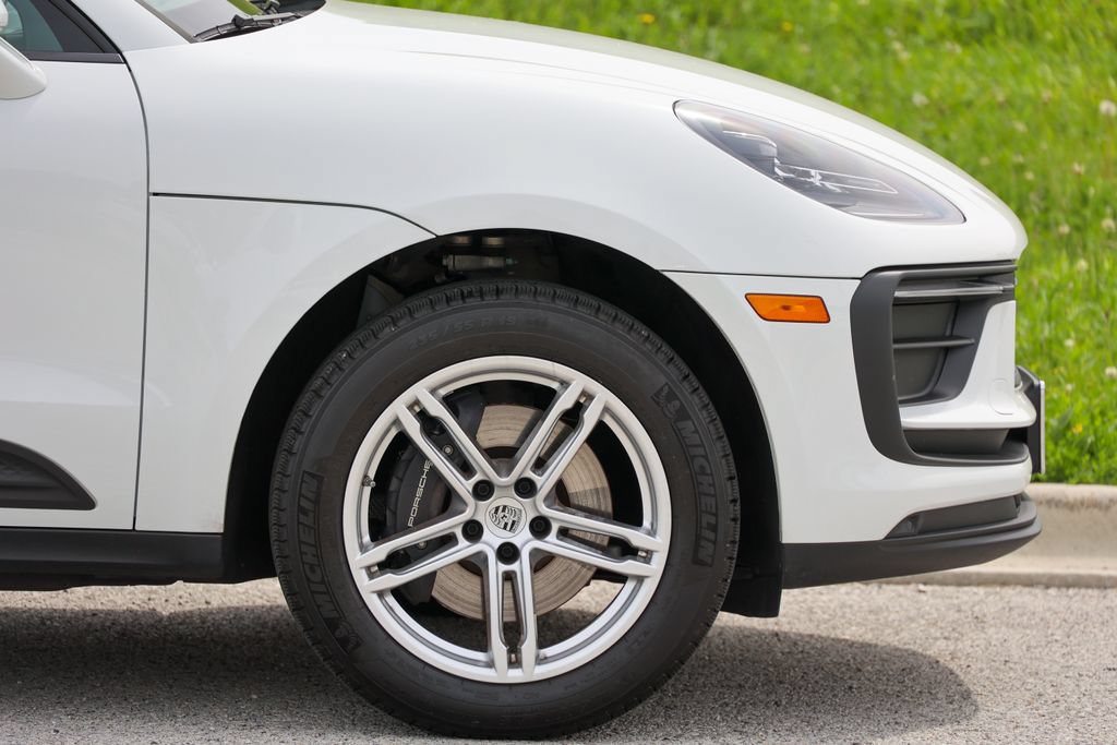 Certified 2026 Porsche Macan AWD/4WD image 29