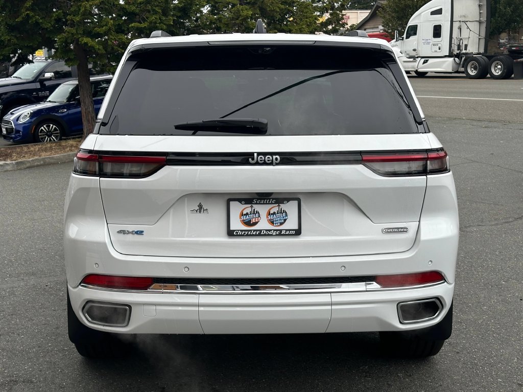 New 2024 Jeep Grand Cherokee Overland w/ Advanced Protech Group III AWD/4WD image 7