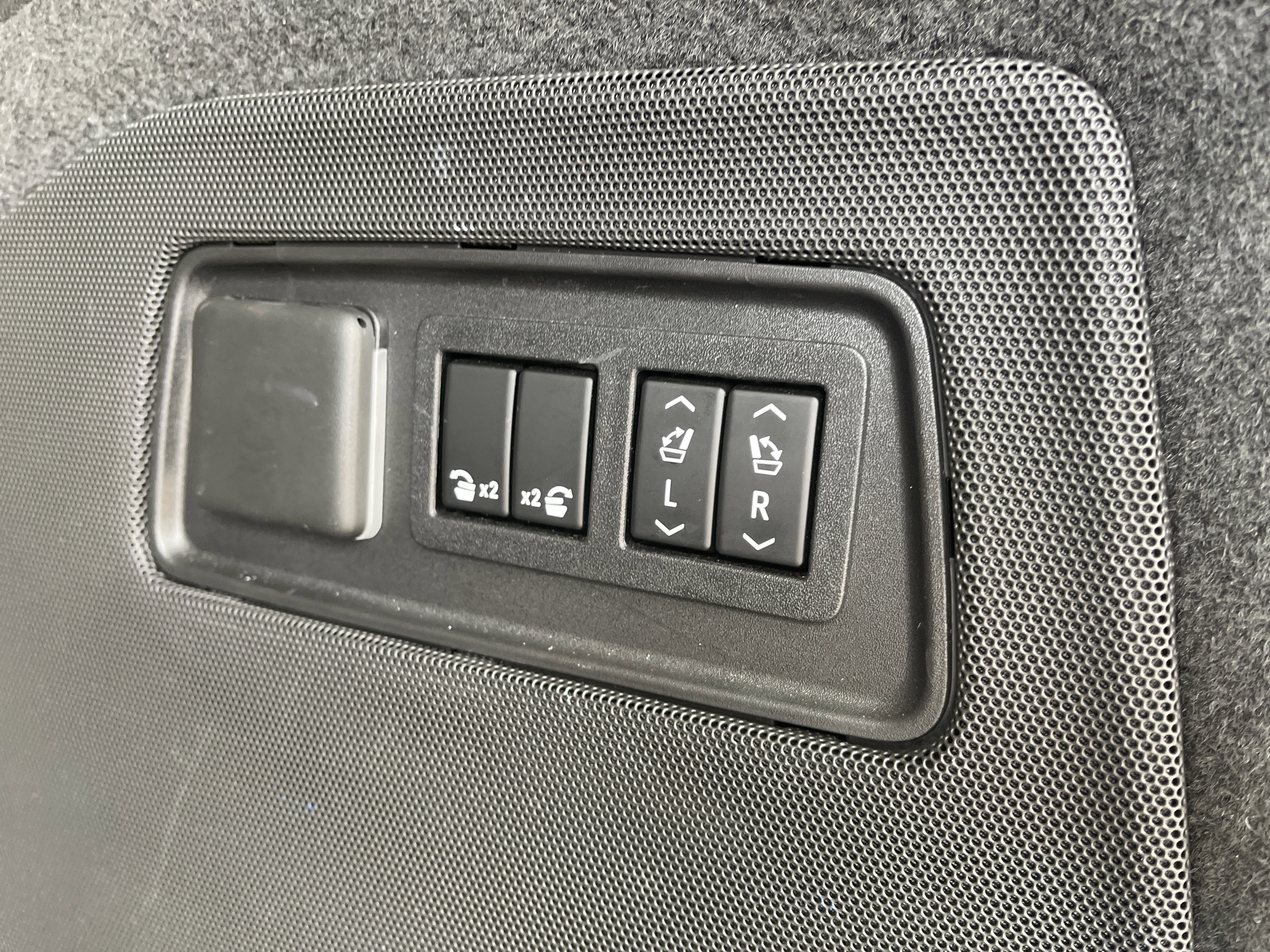 Used 2022 Cadillac Escalade Sport w/ Touring Package image 14