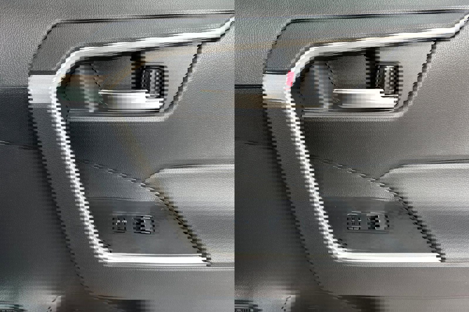 New 2025 Toyota RAV4 XLE image 19