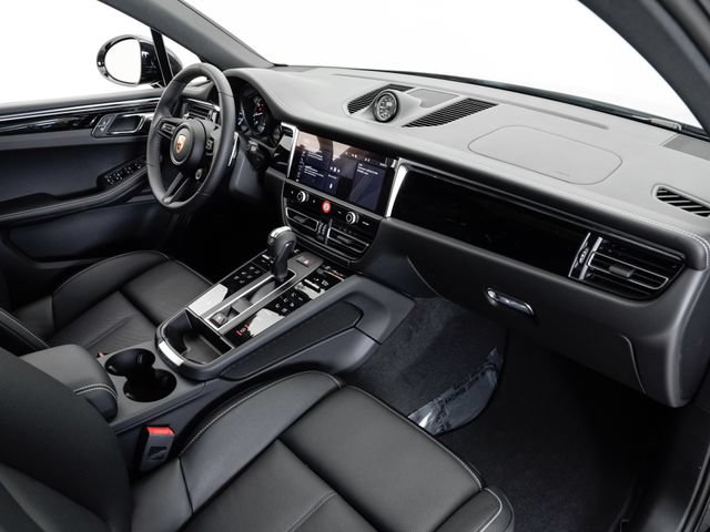 Certified 2025 Porsche Macan Turbo AWD/4WD image 23