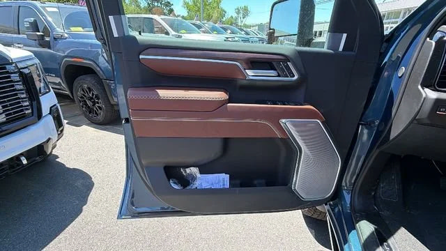 New 2026 GMC Sierra 2500 Denali Ultimate AWD/4WD image 13