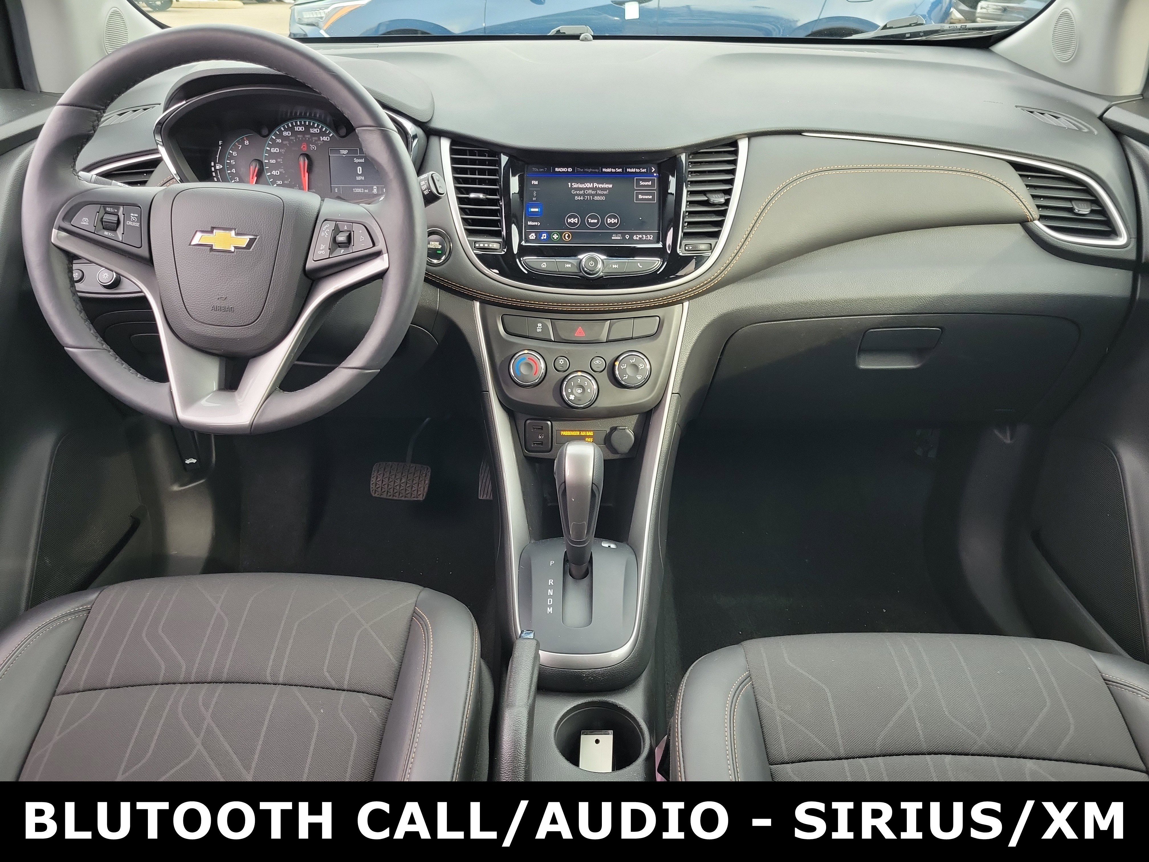 Used 2022 Chevrolet Trax LT w/ LT Convenience Package image 9