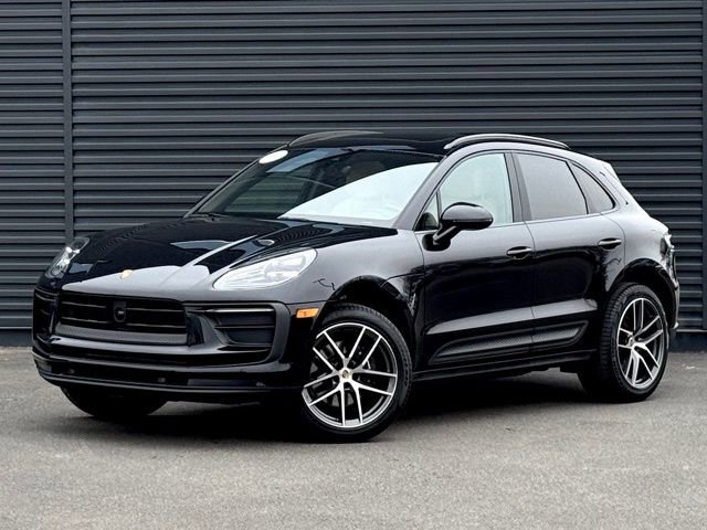 Certified 2025 Porsche Macan image 1