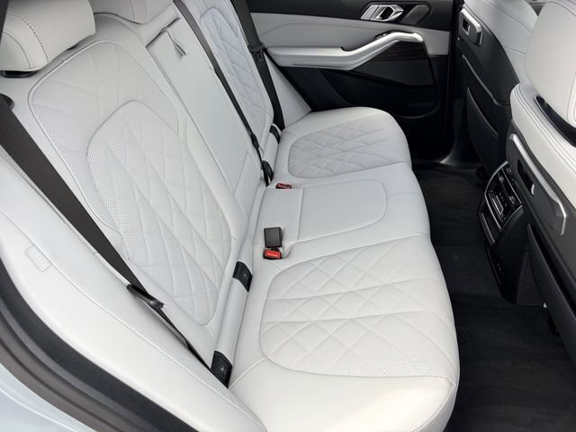 New 2026 BMW X5 xDrive50e w/ M Sport Package AWD/4WD image 12